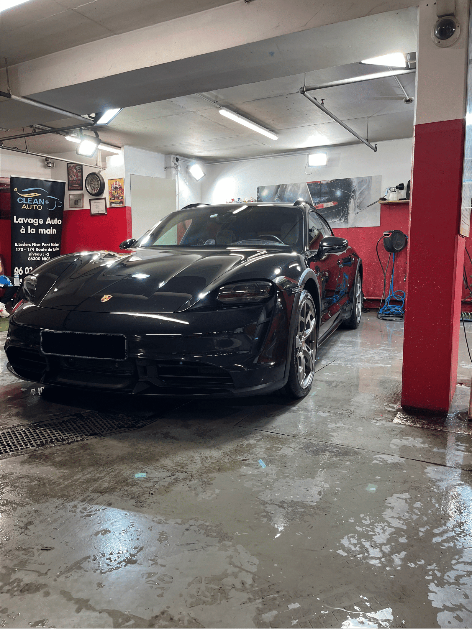 Nettoyage encadrement de porte voiture Nice - Clean + Pro